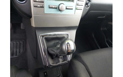 Toyota Corolla verso 1, 6i 110ps - автомобили, коли, обяви за нови и употребявани 9