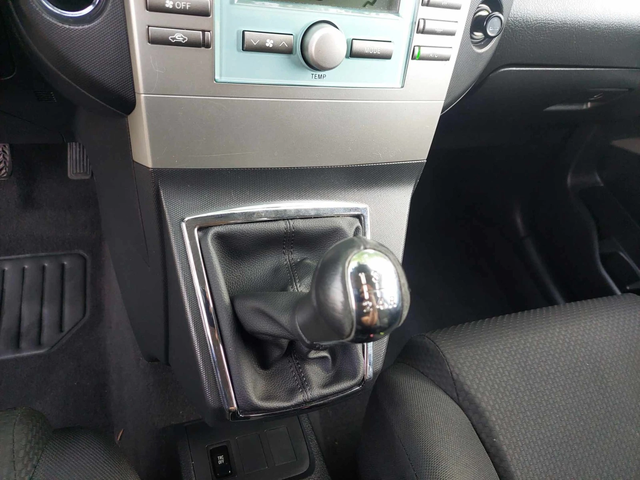 Toyota Corolla verso 1, 6i 110ps - автомобили, коли, обяви за нови и употребявани 9