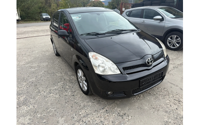 toyota-corolla-verso - 1