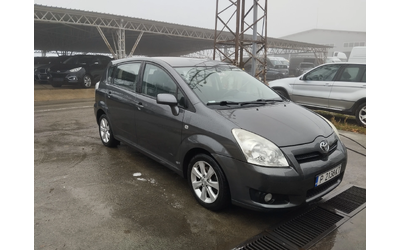 toyota-corolla-verso - 1