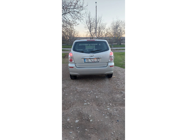 Toyota Corolla verso 2.2 d4d - автомобили, коли, обяви за нови и употребявани 2