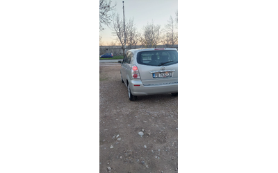 toyota-corolla-verso - 3