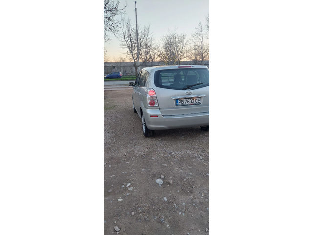 Toyota Corolla verso 2.2 d4d - автомобили, коли, обяви за нови и употребявани 3