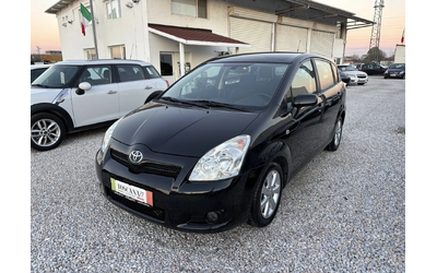 toyota-corolla-verso - 1