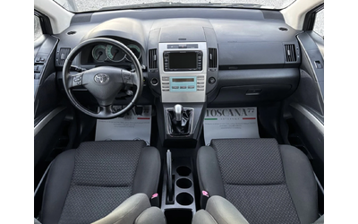 toyota-corolla-verso - 5