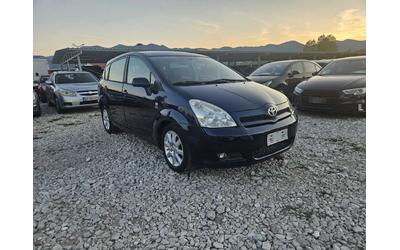 Toyota Corolla verso - автомобили, коли, обяви за нови и употребявани 6