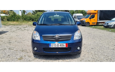 toyota-corolla-verso - 1