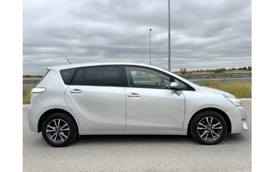 toyota-corolla-verso - 4