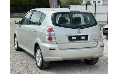 toyota-corolla-verso - 5