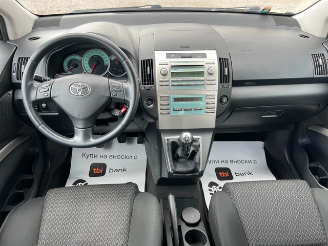 Toyota Corolla verso 2.2 D4D - автомобили, коли, обяви за нови и употребявани 9