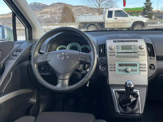 Toyota Corolla verso 2.2 D4D 136к 6 СКОРОСТИ КЛИМАТРОНИК АВТОПИЛОТ - автомобили, коли, обяви за нови и употребявани 11