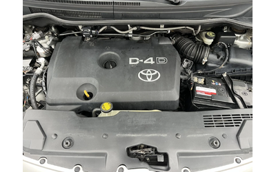 Toyota Corolla verso 2.2 D4D 136к 6 СКОРОСТИ КЛИМАТРОНИК АВТОПИЛОТ - автомобили, коли, обяви за нови и употребявани 14