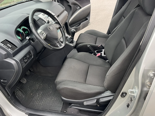 Toyota Corolla verso 2.2 D4D 136к 6 СКОРОСТИ КЛИМАТРОНИК АВТОПИЛОТ - автомобили, коли, обяви за нови и употребявани 7