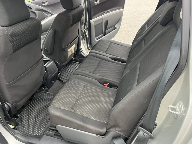 Toyota Corolla verso 2.2 D4D 136к 6 СКОРОСТИ КЛИМАТРОНИК АВТОПИЛОТ - автомобили, коли, обяви за нови и употребявани 8