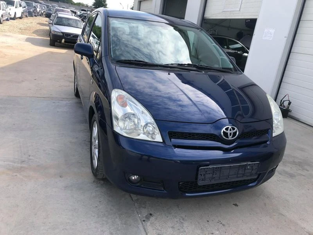 Toyota Corolla verso 2.2d4d 136k. UNIKAT - автомобили, коли, обяви за нови и употребявани 10