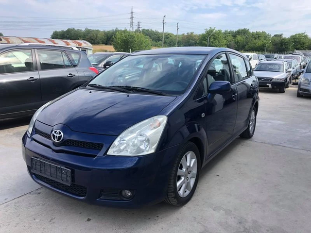 Toyota Corolla verso 2.2d4d 136k. UNIKAT - автомобили, коли, обяви за нови и употребявани 1