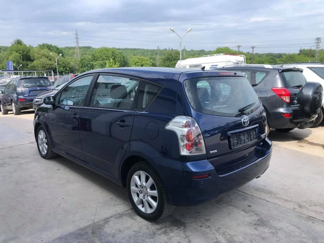 Toyota Corolla verso 2.2d4d 136k. UNIKAT - автомобили, коли, обяви за нови и употребявани 4