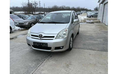 toyota-corolla-verso - 0