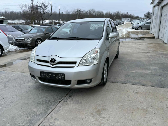 Toyota Corolla verso 2.0D4D 116k.c* 7 места* UNIKAT* - автомобили, коли, обяви за нови и употребявани 0