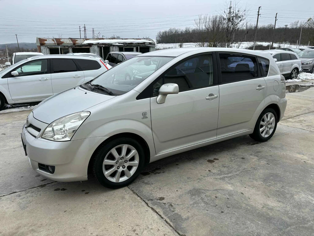 Toyota Corolla verso 2.0D4D 116k.c* 7 места* UNIKAT* - автомобили, коли, обяви за нови и употребявани 2