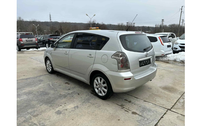 toyota-corolla-verso - 4