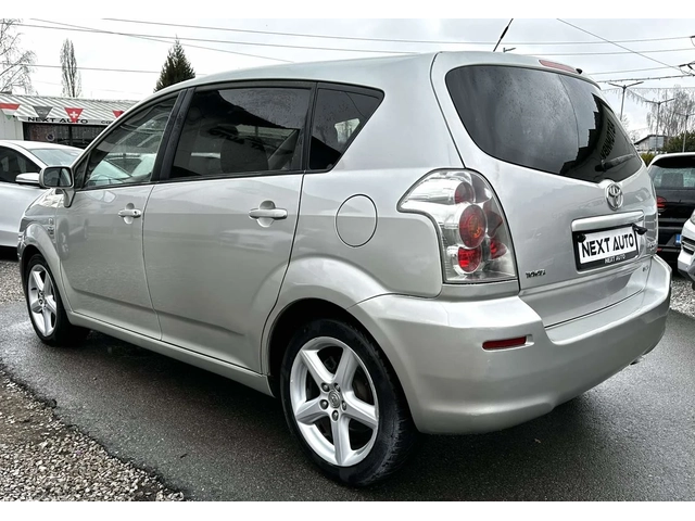Toyota Corolla verso 2.2D-CAT 177HP 6+ 1 - автомобили, коли, обяви за нови и употребявани 6