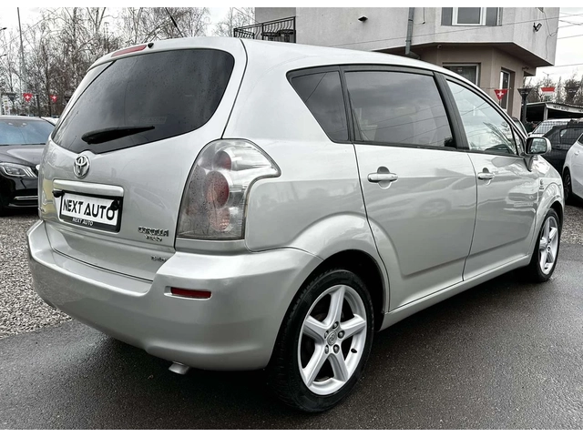 Toyota Corolla verso 2.2D-CAT 177HP 6+ 1 - автомобили, коли, обяви за нови и употребявани 4