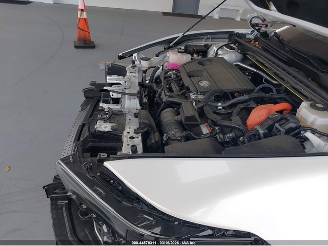 Toyota Crown 2.5L I-4 DI, DOHC, VVT, 184HP All Wheel Drive - автомобили, коли, обяви за нови и употребявани 16