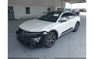 toyota-crown-2-5l-i-4-di-dohc-vvt-184hp-all-wheel-drive - 1