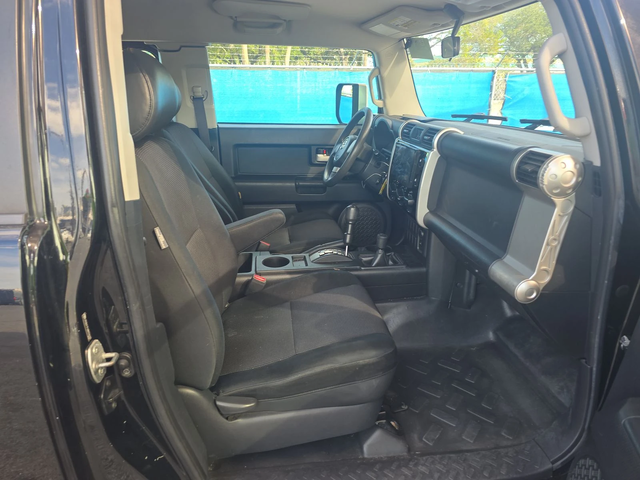 Toyota Fj cruiser 4.0 / AWD - автомобили, коли, обяви за нови и употребявани 10