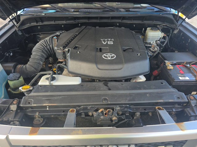 Toyota Fj cruiser 4.0 / AWD - автомобили, коли, обяви за нови и употребявани 13