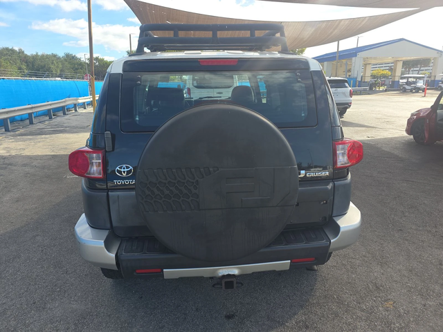 Toyota Fj cruiser 4.0 / AWD - автомобили, коли, обяви за нови и употребявани 4