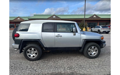 toyota-fj-cruiser - 2