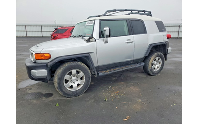 toyota-fj-cruiser - 0