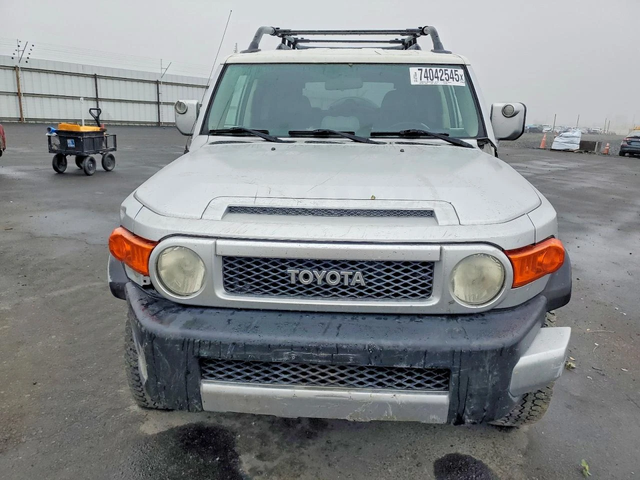Toyota Fj cruiser 4.0* БЛОКАЖ - автомобили, коли, обяви за нови и употребявани 1