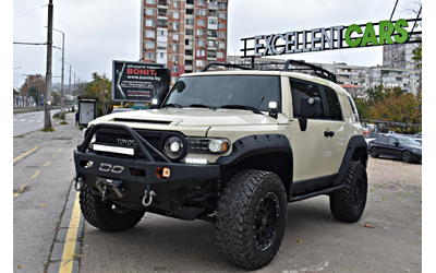 toyota-fj-cruiser - 0