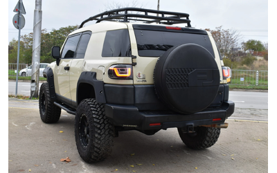 toyota-fj-cruiser - 2