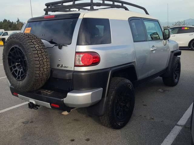 Toyota Fj cruiser * 4WD 4dr * 2 КЛЮЧА* - автомобили, коли, обяви за нови и употребявани 2