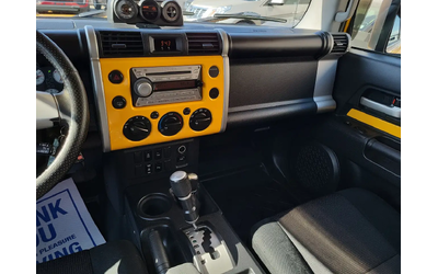 Toyota Fj cruiser 4X4 AUTO REAR LOCKING DIFF UPGRADED AUDIO 4x4 - автомобили, коли, обяви за нови и употребявани 17