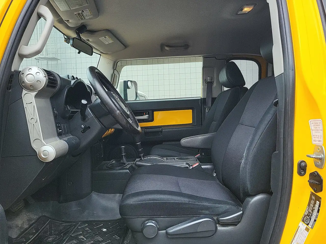 Toyota Fj cruiser 4X4 AUTO REAR LOCKING DIFF UPGRADED AUDIO 4x4 - автомобили, коли, обяви за нови и употребявани 19