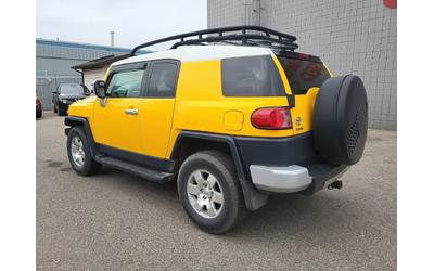 toyota-fj-cruiser-4x4-auto-rear-locking-diff-upgraded-audio-4x4 - 1