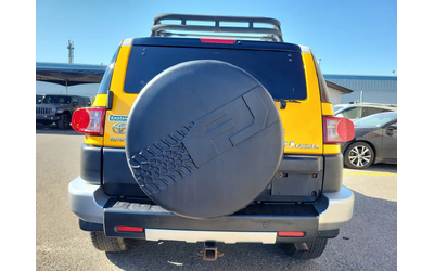 toyota-fj-cruiser-4x4-auto-rear-locking-diff-upgraded-audio-4x4 - 2