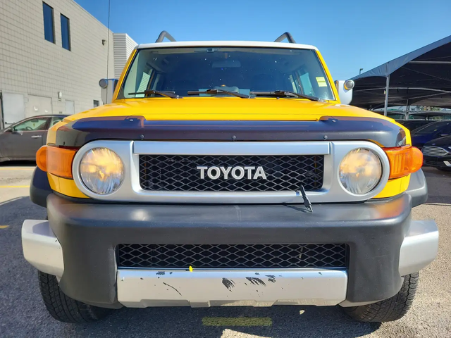 Toyota Fj cruiser 4X4 AUTO REAR LOCKING DIFF UPGRADED AUDIO 4x4 - автомобили, коли, обяви за нови и употребявани 5