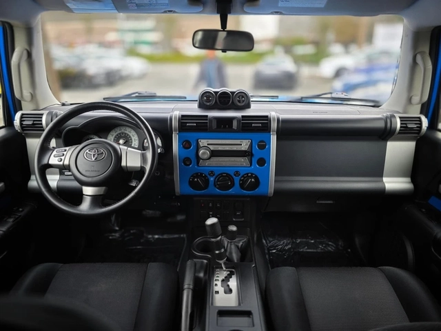 Toyota FJ Cruiser off road/ Parking Sensors/4WD/V6 - автомобили, коли, обяви за нови и употребявани 15