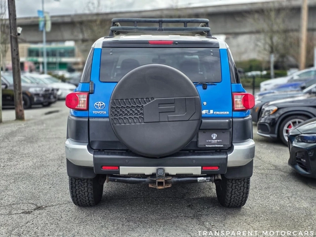 Toyota FJ Cruiser off road/ Parking Sensors/4WD/V6 - автомобили, коли, обяви за нови и употребявани 4
