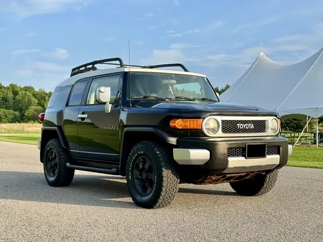 Toyota Fj cruiser - автомобили, коли, обяви за нови и употребявани 2