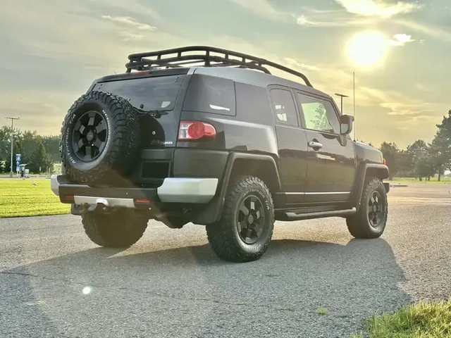 Toyota Fj cruiser - автомобили, коли, обяви за нови и употребявани 3