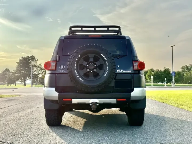 Toyota Fj cruiser - автомобили, коли, обяви за нови и употребявани 4