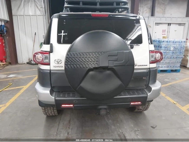 Toyota Fj cruiser 2014 FJ Cruiser 4x4 - автомобили, коли, обяви за нови и употребявани 12