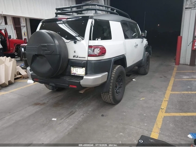 Toyota Fj cruiser 2014 FJ Cruiser 4x4 - автомобили, коли, обяви за нови и употребявани 2